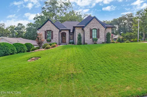 21 Oakcrest Cir, Crossville, TN 38558
