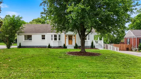1305 Riverwood Dr, Nashville, TN 37216