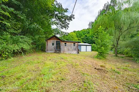 6001 Cherokee Indian Cir, Tallassee, TN 37878