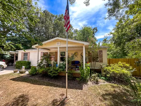 29832 Broad St, Bruceton, TN 38317