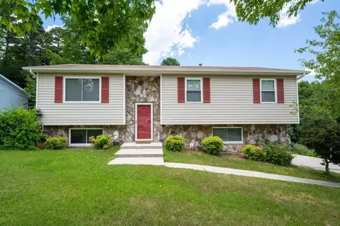 1107 Copperwood Dr, Hixson, TN 37343