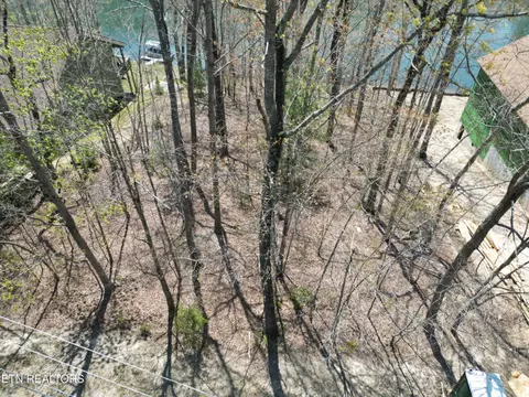 134 Chatham Ln, Crossville, TN 38558