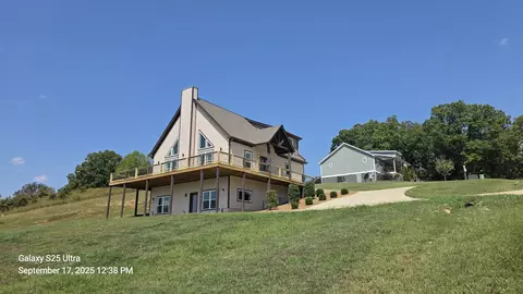 37 Lakeview Dr, Summertown, TN 38483