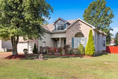 405 Hunterwood Dr, White House, TN 37188