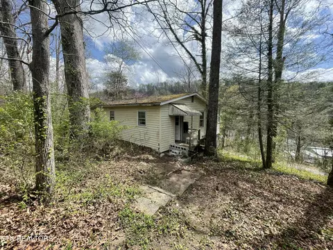 805 Indian River Boat Dock Rd, Jacksboro, TN 37757