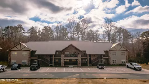 235 Bishops Cap Cir #101, Townsend, TN 37882