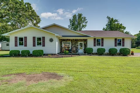 9006 Lake Carolyn Ln, Soddy Daisy, TN 37379
