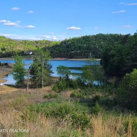 24 Emerald Pointe Blvd, Dandridge, TN 37725