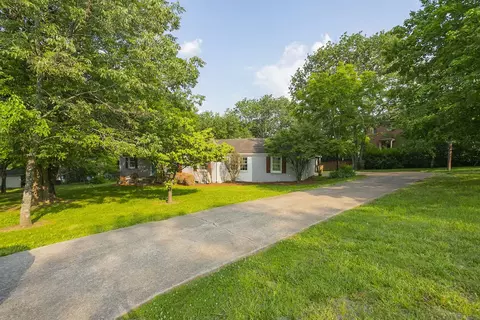 1304 S Graycroft Ave, Madison, TN 37115