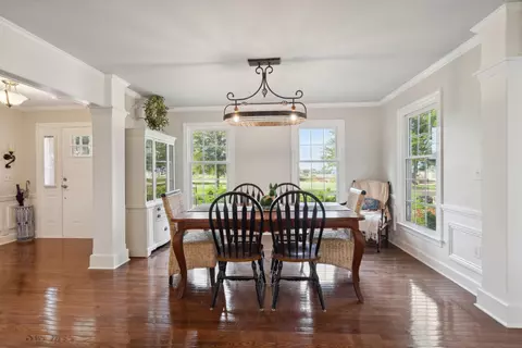 Dining - 5013 Baker Rd, Murfreesboro, TN 37129 photo 3 of 3