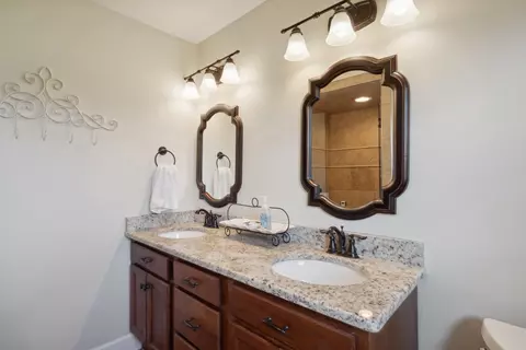 Bath - 5013 Baker Rd, Murfreesboro, TN 37129 photo 3 of 8