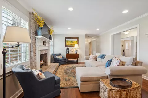 Living - 5013 Baker Rd, Murfreesboro, TN 37129 photo 2 of 2