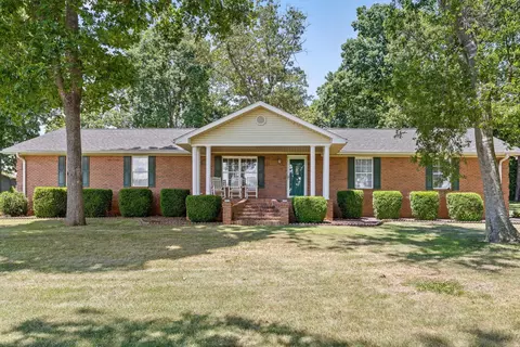 120 Grassy Ln, Sweetwater, TN 37874