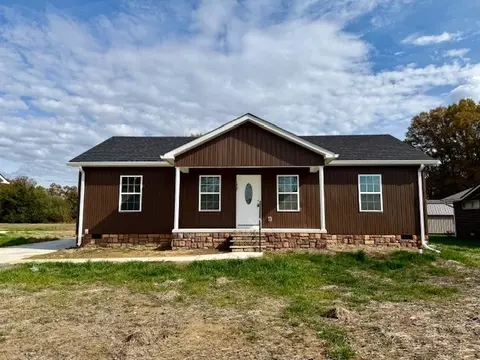 1427 Old Estill Springs Rd, Tullahoma, TN 37388