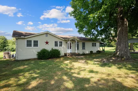227 Pleasant View Rd, White Bluff, TN 37187