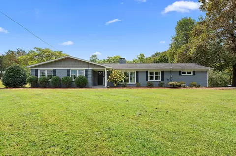 2337 Les Robinson Rd, Columbia, TN 38401