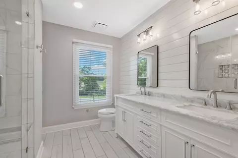 Bath - 3508 Forest Park Rd, Springfield, TN 37172 photo 2 of 6