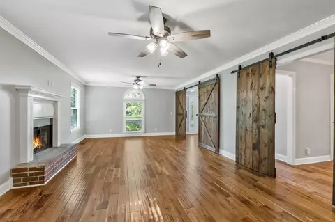 Living - 3508 Forest Park Rd, Springfield, TN 37172 photo 2 of 2