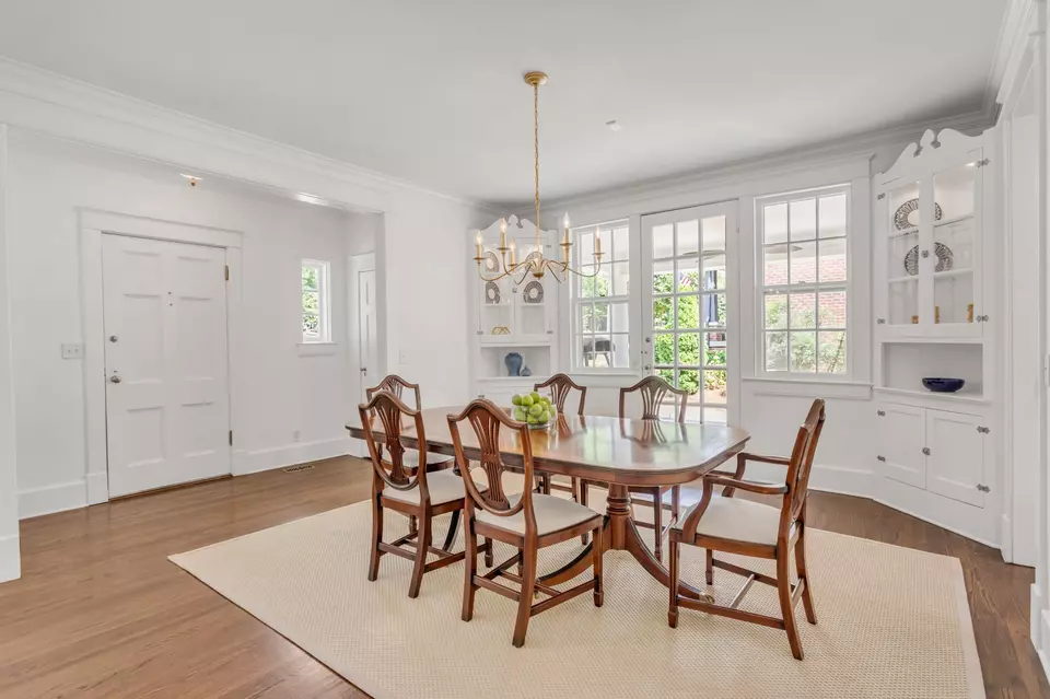 Dining - 1709 Bonner Ave, Nashville, TN 37215 photo 2 of 3