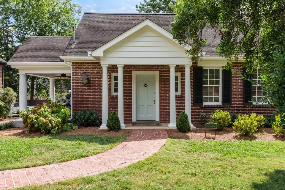 Exterior - 1709 Bonner Ave, Nashville, TN 37215 photo 2 of 9
