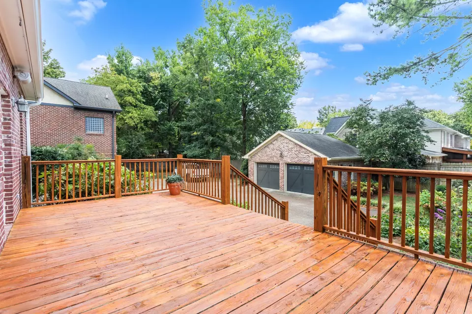 Exterior - 1709 Bonner Ave, Nashville, TN 37215 photo 5 of 9