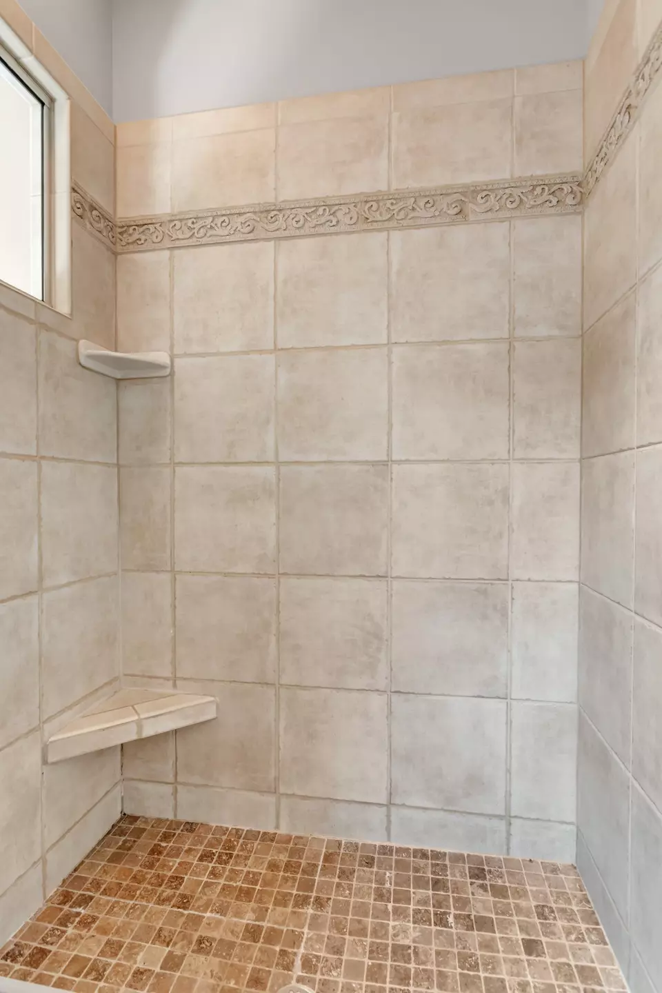 Bath - 1709 Bonner Ave, Nashville, TN 37215 photo 6 of 9