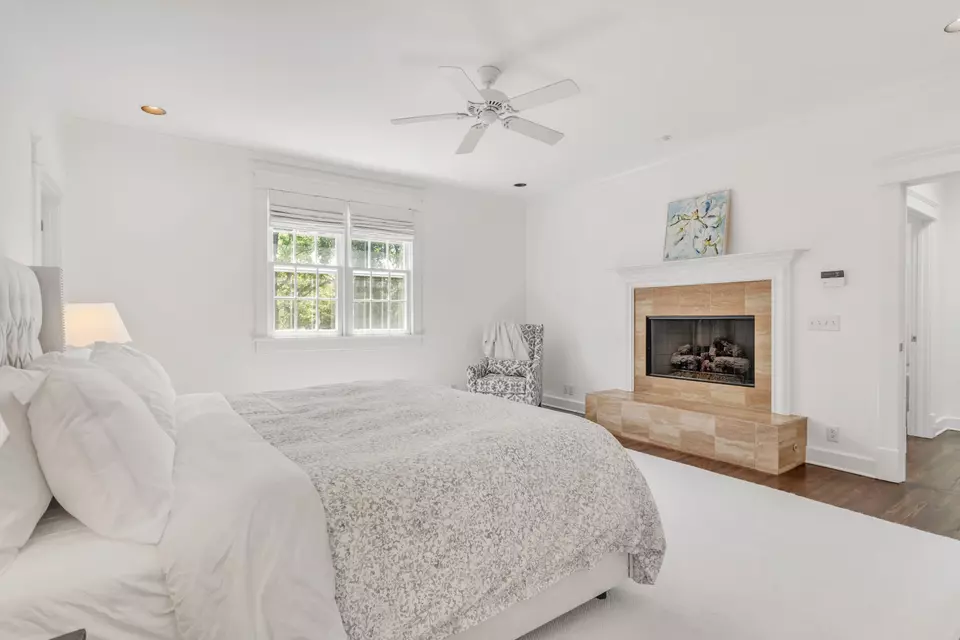 Bedroom - 1709 Bonner Ave, Nashville, TN 37215 photo 5 of 9