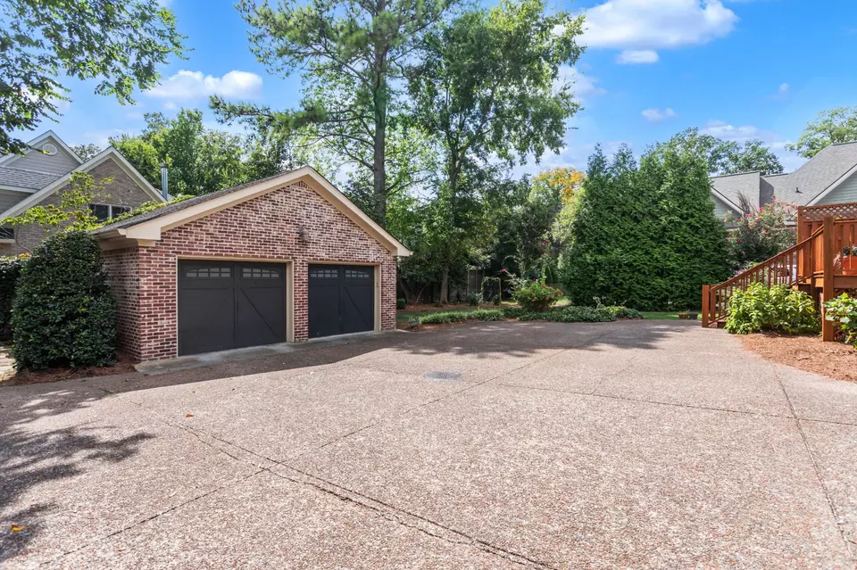 Exterior - 1709 Bonner Ave, Nashville, TN 37215 photo 8 of 9