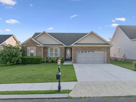 8447 Lexie Ln, Ooltewah, TN 37363
