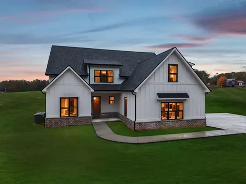 3151 Sulphur Springs Rd, Clarksville, TN 37043