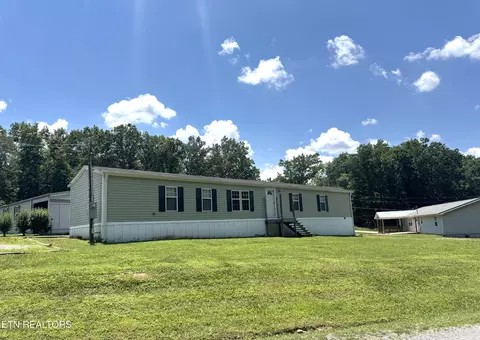 1009 Chief Daybreak Dr, Crossville, TN 38572