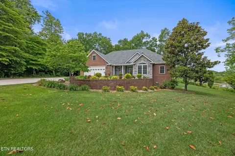 83 Fox Hollow Dr, Crossville, TN 38571