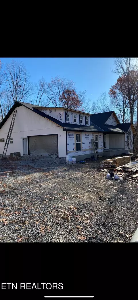 2447 Arrow Tr, Monterey, TN 38574