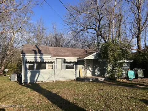 6686 Vaughn St, Crossville, TN 38555