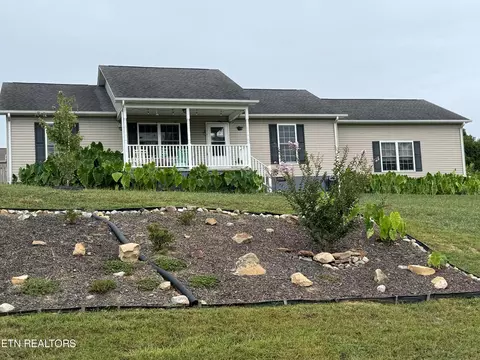 276 Bayberry Dr, Crossville, TN 38555