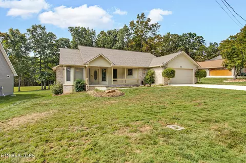 470 Lakeview Dr, Crossville, TN 38558