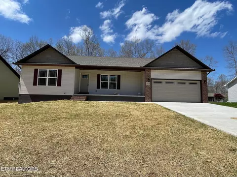3117 Opalochee Dr, Crossville, TN 38572