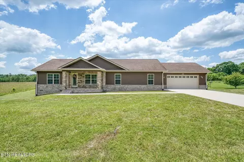 614 Estate Loop Tr, Crossville, TN 38555