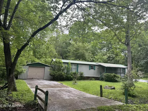 107 Hampshire Ln, Crossville, TN 38558