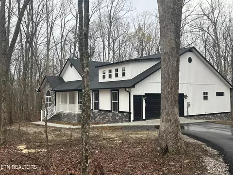 570 Cliff Park Rd, Monterey, TN 38574