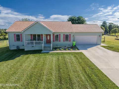 38 Perry Creek Dr, Crossville, TN 38572