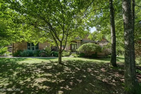187 Flamingo Dr, Crossville, TN 38555