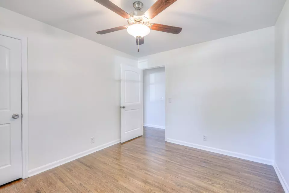 Bedroom - 403 Kinhawk Dr, Nashville, TN 37211 photo 2 of 7