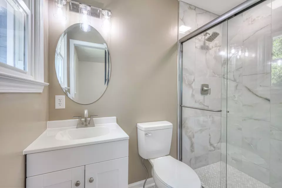 Bath - 403 Kinhawk Dr, Nashville, TN 37211 photo 3 of 4