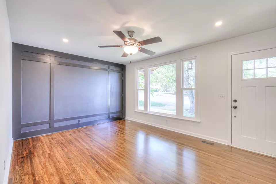 Living - 403 Kinhawk Dr, Nashville, TN 37211 photo 1 of 2