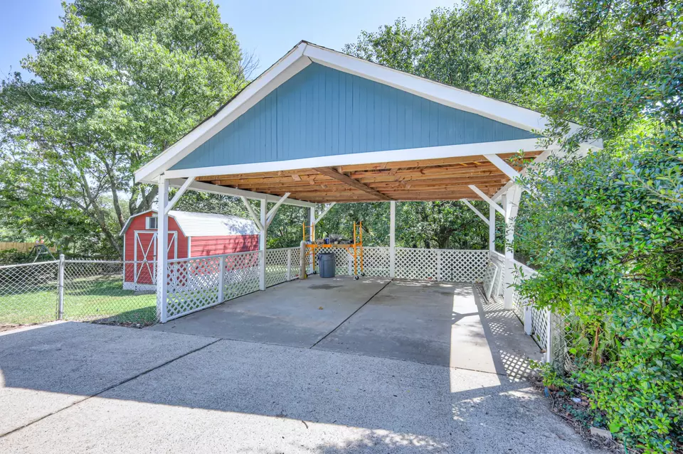 Exterior - 403 Kinhawk Dr, Nashville, TN 37211 photo 5 of 12