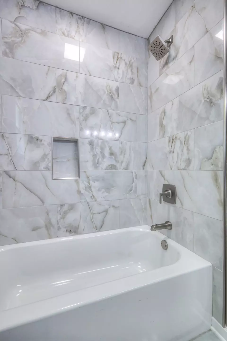 Bath - 403 Kinhawk Dr, Nashville, TN 37211 photo 2 of 4