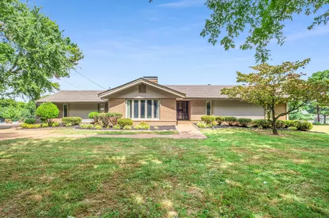 325 Shute Ln, Old Hickory, TN 37138