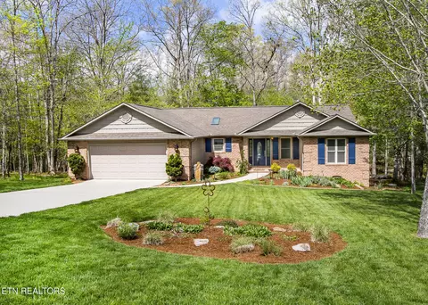 40 Brooks Ln, Crossville, TN 38558