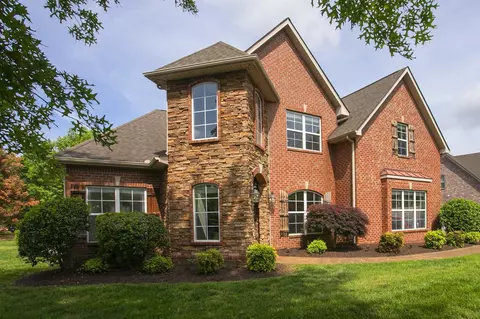 2732 Avington Ct, Murfreesboro, TN 37128